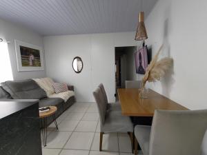 Casa completa a 1000m da Praia