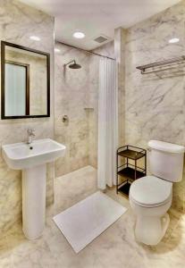 Bright Sun Apartment with Pools