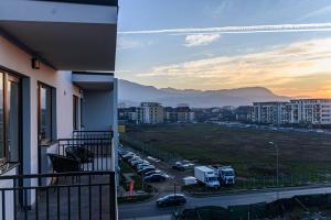 Matisse Coresi Apartment with Free Private Parking