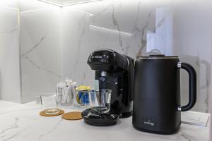 Matisse Coresi Apartment with Free Private Parking