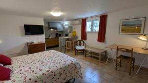 Studio 28m2 climatisé,WIFI, proche des calanques,plages