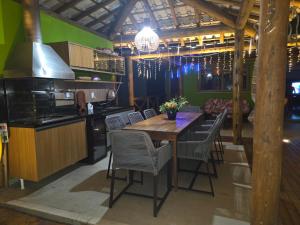 Villa Tropical PdF Completo Cozinheira excelente opcional