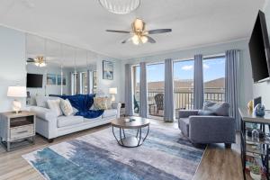 Waterfront Summer Vacay Free Private Beach Chairs & Umbrella Sleeps 5