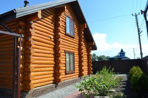 Эко-дім зі смереки з чаном, сауною, каміном і басейном на Десні, 12 км від Києва