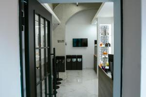 Pietrarsa Street Room