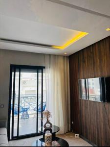 Elegant Apartment with City View