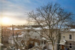 4 BR • Vaulted Living • Sleeps 11