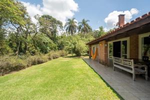 Casa de Alto Padrão na Serra com Piscina e Hidro