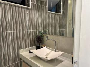 Refúgio náutico na praia de Copacabana