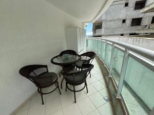 Flat com piscina na beira da praia do Recreio