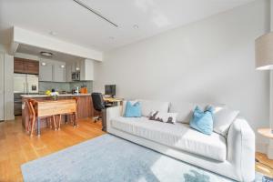 Withers by Rove Travel 1BR Williamsburg Apt