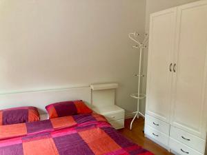 Charming Sunny 100m2 Entire Apartment with 2 bedrooms