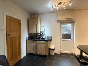 Welcome to this charming presented 2-bedroom house