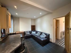 Welcome to this charming presented 2-bedroom house