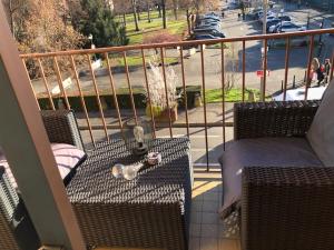 Appartement moderne esprit loft avec balcon centre Colmar proche gare et Place Rapp
