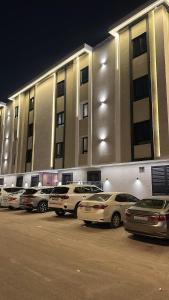 استديو الملقا بجلسة جانبية واسعة studio modern