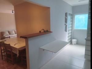 Enseada, close to the beach and shops complete