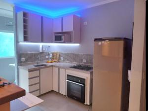 Enseada, close to the beach and shops complete