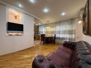 Воскресенская 12- 2 кв Евро Центр