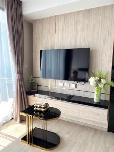 The Panora Pratamnak High Floor Sea View Luxury 1 BDR