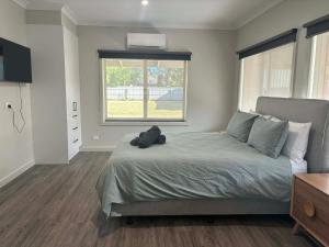 Welshpool - Port Welshpool Retreat - Family Group Friendly - Sleeps up to 6 - Boaters Retreat -Accessible