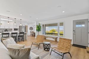 Marbella Lane - 3BR w sweeping views of Bay Area