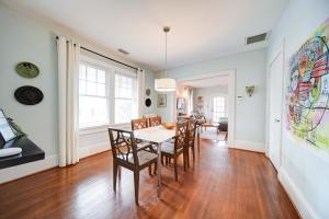 Elegant 1BR in Elizabeth with Covered Porch