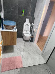 Reduced prices, furnished room, minimum 1 month