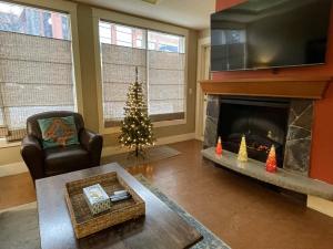 Luxury Resort 2Bedroom 2Bath Sleeps 6 945 square feet