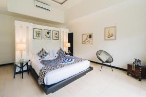 Modern 2BR Pool Villa in Umalas with Billiard & Long Pool