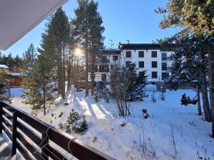 Charmant 2 Pièces Lumineux avec Balcon en Montagne - FR-1-592-91