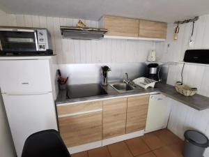 Maisonette avec piscine et parking, proche plage - FR-1-194-343