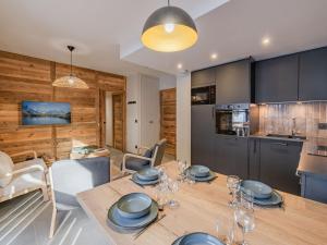 Morzine: Appart 6 pers, 41m², centre, ski-inski-out - FR-1-754-106