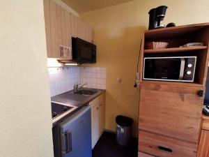 Studio au pied des pistes avec balcon et TV - FR-1-771-8