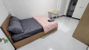 หลังมอ อพาร์ตเมนต์สามสาว