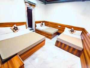 HOTEL OM PALACE MAHAKALESHWAR TEMPlE