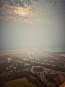 High Rise Luxe Stay - River View - Noida