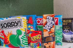 Prime Location Pool Gym Balcony Parking Washer and Dryer