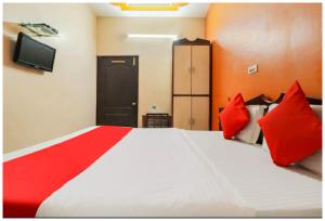 Sunrise Grand Inn Near Agra Lucknow Express Way - Lift and Restaurant Service # Fully Air conditioning Premium Room - Best Premium Hotel In Lucknow