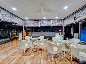 ARBIN HOTEL Akshay Premium suites 1 BHK Serviced Apartments Near Artemis Hospital Sector 52