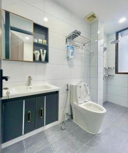 Loftic Apartments - Pink Church