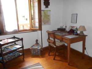 Confortable gîte avec grande cheminée et vues sur les montagnes