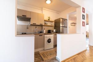 Lua Solis Apartment with Mt Tampa Views in the Old Town