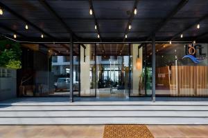 The Loft Seaside Sriracha Hotel