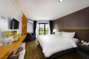 The Loft Seaside Sriracha Hotel