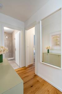 Vertical Suite Modern 3 Bedroom Apartment near Central Station