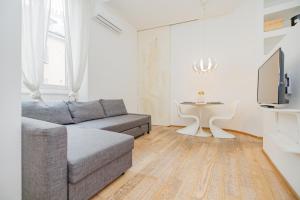 Bnbest Downtown Apartment Lecco 3 4 pax