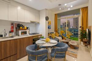 Stylish 1BR Burj Khalifa Fireworks View - Reva Residence