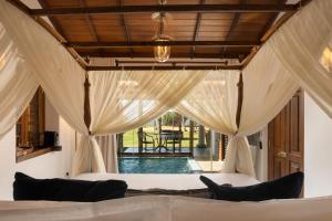 Oruva Beachside Villa