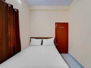 Hotel O Parthasarathyswamy Temple Formerly RKH Inn